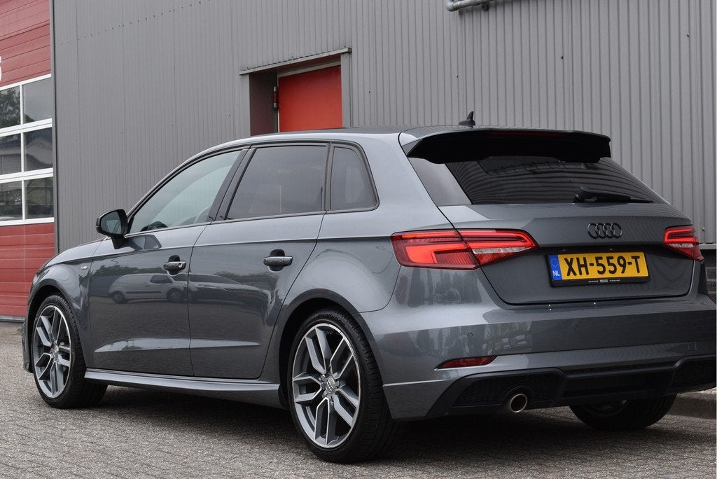 Audi A3 Sportback 30 TFSI 2x S-Line Edition Virtual cockpit,, Gebruikt, Euro 6, 1165 kg, Origineel Nederlands