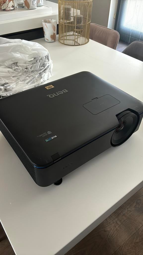 Benq LK953ST, Audio, Tv en Foto, Beamers, Ophalen, Zo goed als nieuw, Ultra HD (4K)