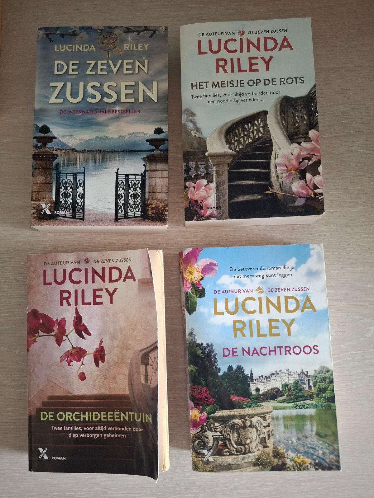 Lucinda Riley - o.a. De nachtroos / het meisje op de rots, Boeken, Ophalen of Verzenden, Zo goed als nieuw, Lucinda Riley