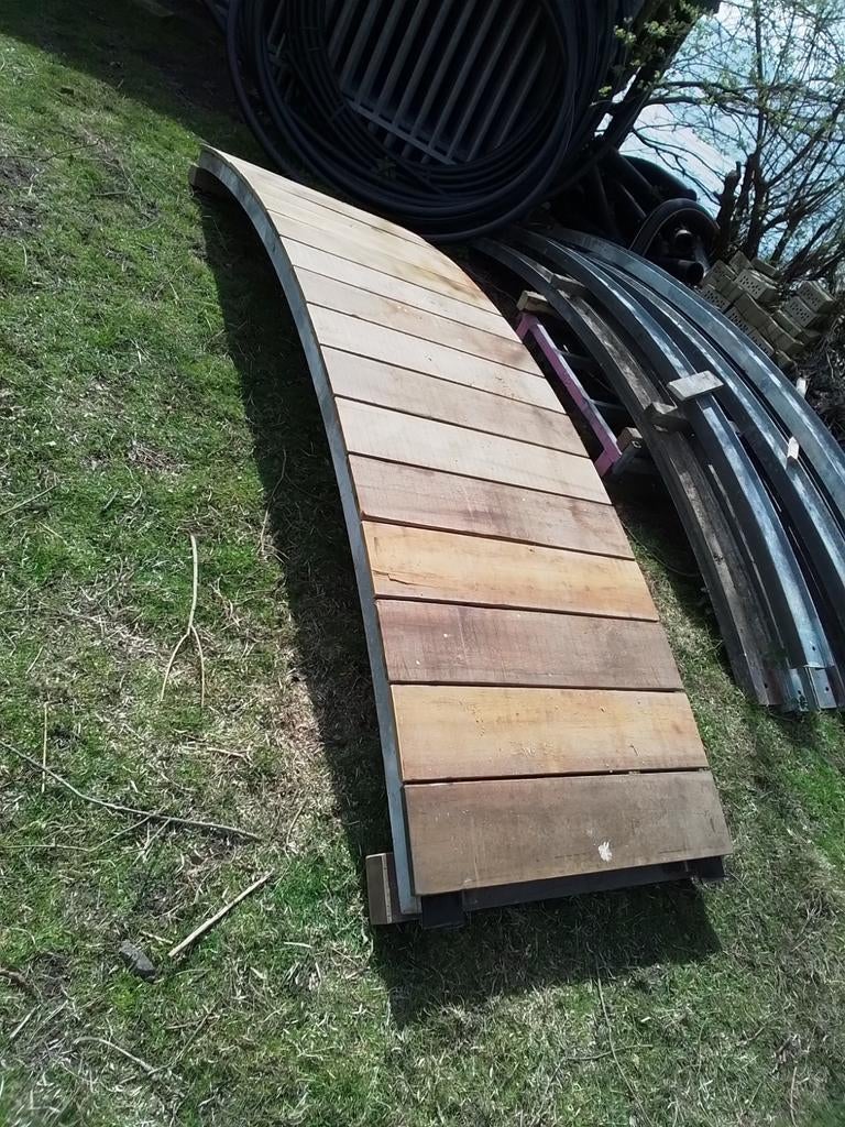Brug verzinkt IJzer en hardhout, Ophalen, Hout