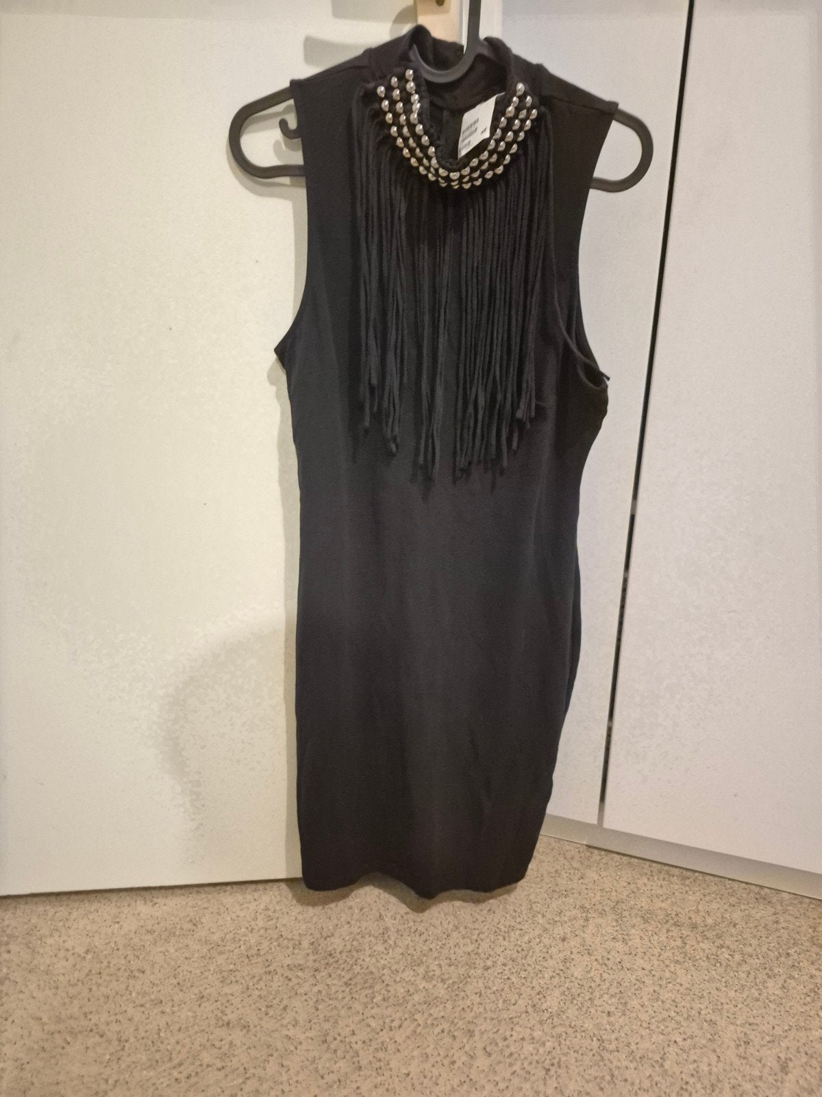 Zwart H&M jurkje met studs en franjes - Maat M, Maat 38/40 (M), H&M, Zwart, Nieuw