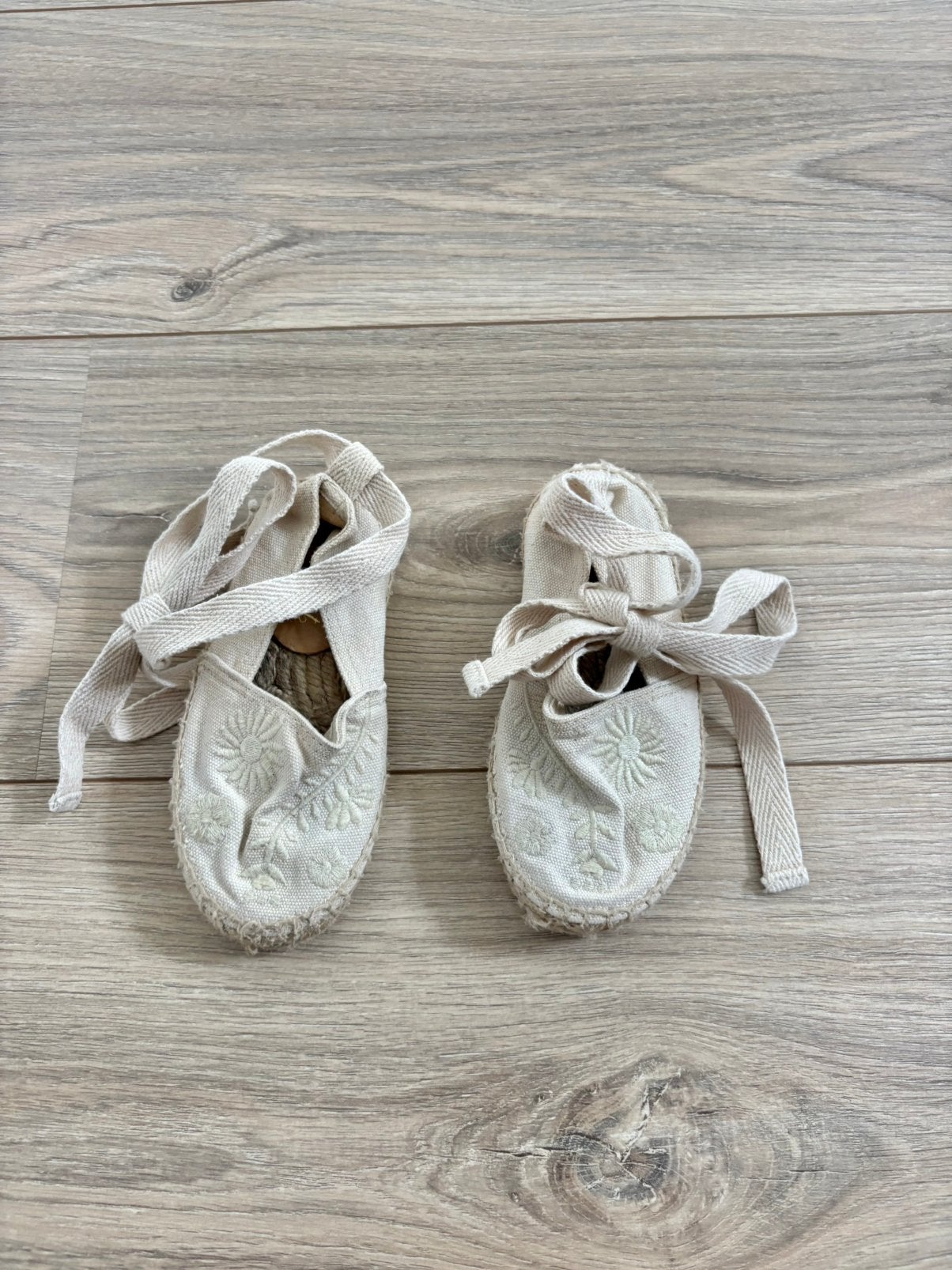 Mooie kinder-espadrilles - maat 26 - Bonpoint, Meisje, Schoenen, Ophalen of Verzenden, Zo goed als nieuw