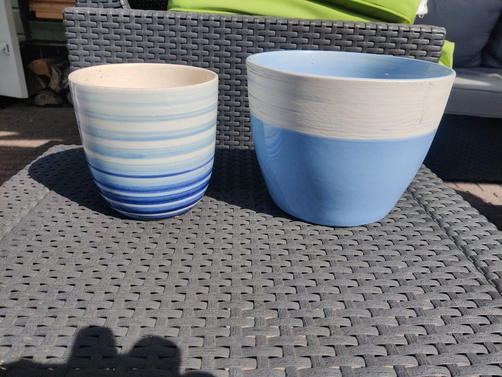 2 blauwe bloempotten, 16,5 en 14,5 hoog, Rond, Binnen, Ophalen of Verzenden, Zo goed als nieuw
