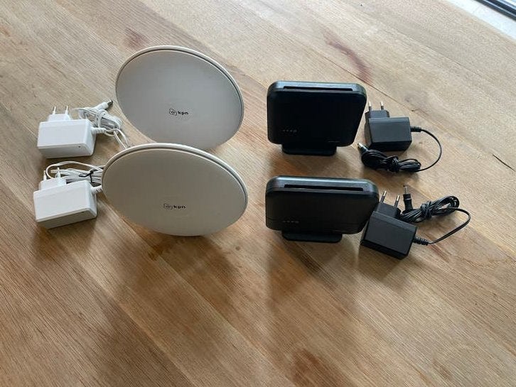 2 KPN SuperWifi punten en 2 Experia wifi punten (Mesh), Ophalen of Verzenden, Gebruikt, Router