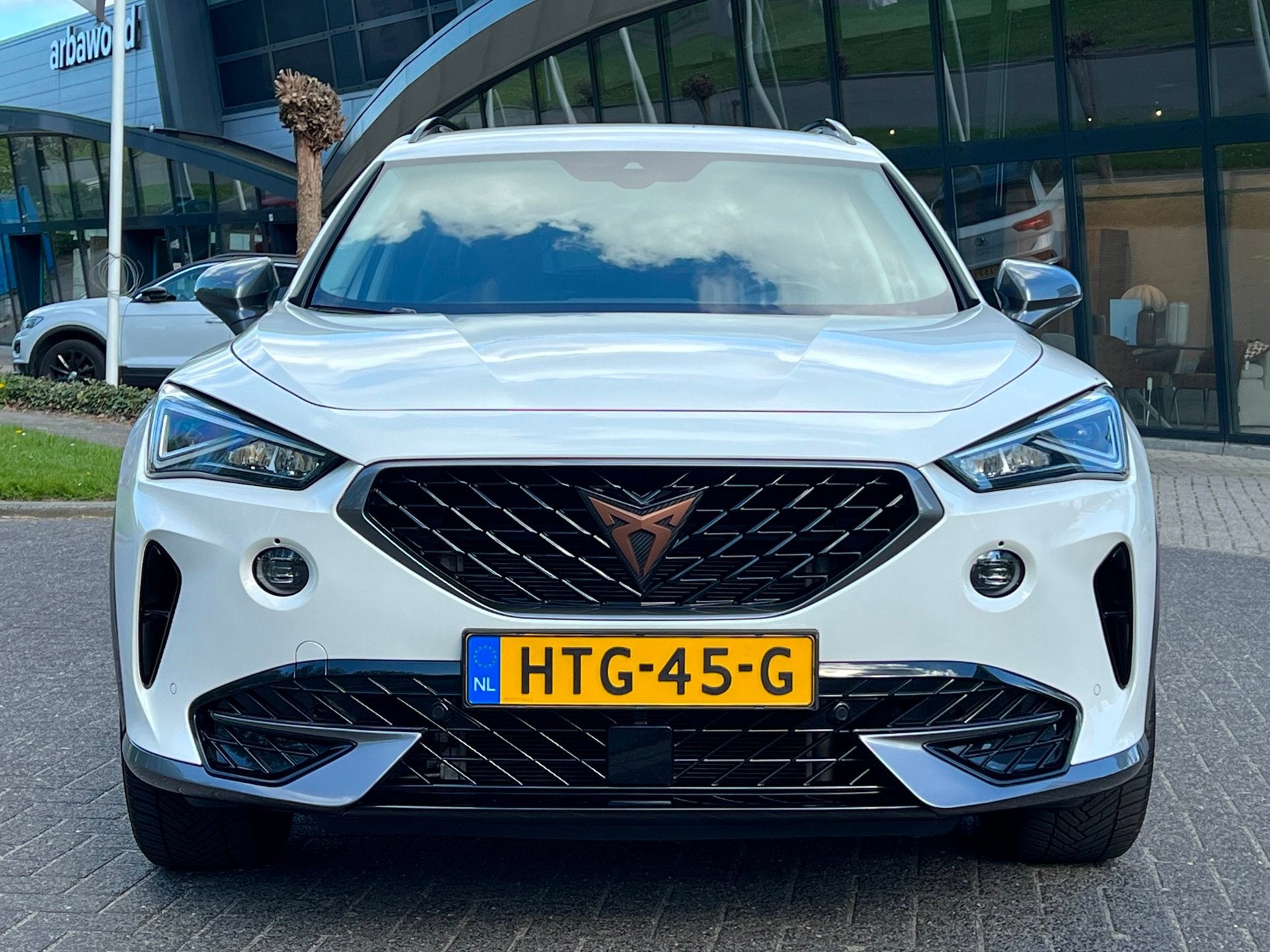 Cupra FORMENTOR 1.5 TSI DSG-7 LED CARPLAYY, Auto's, Dealer onderhouden, 4 cilinders, Wit, Bedrijf