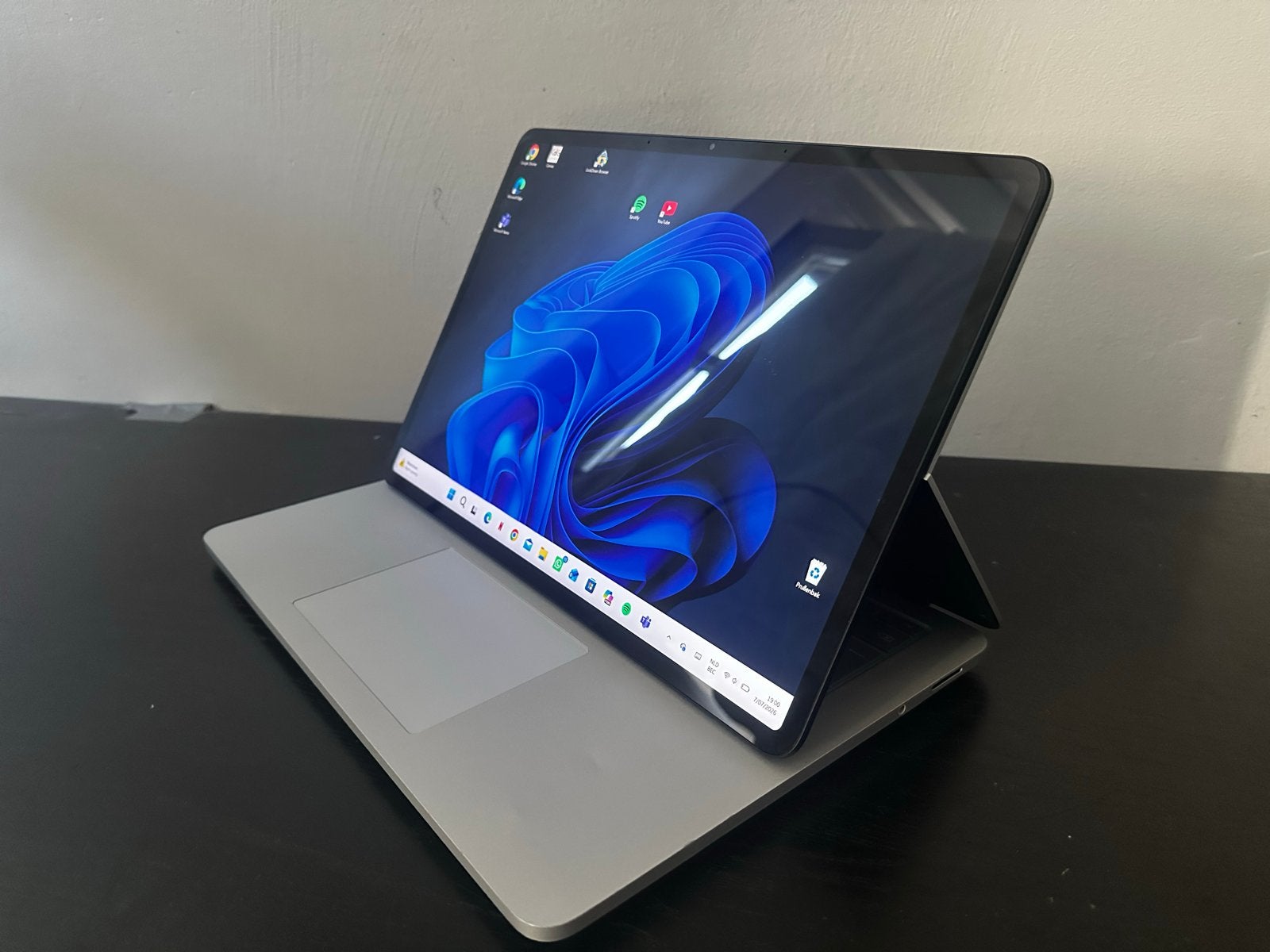 Microsoft Surface Laptop Studio - Krachtige 2-in-1 Laptop, Computers en Software, Windows Laptops, 256 GB, Zo goed als nieuw, Gaming