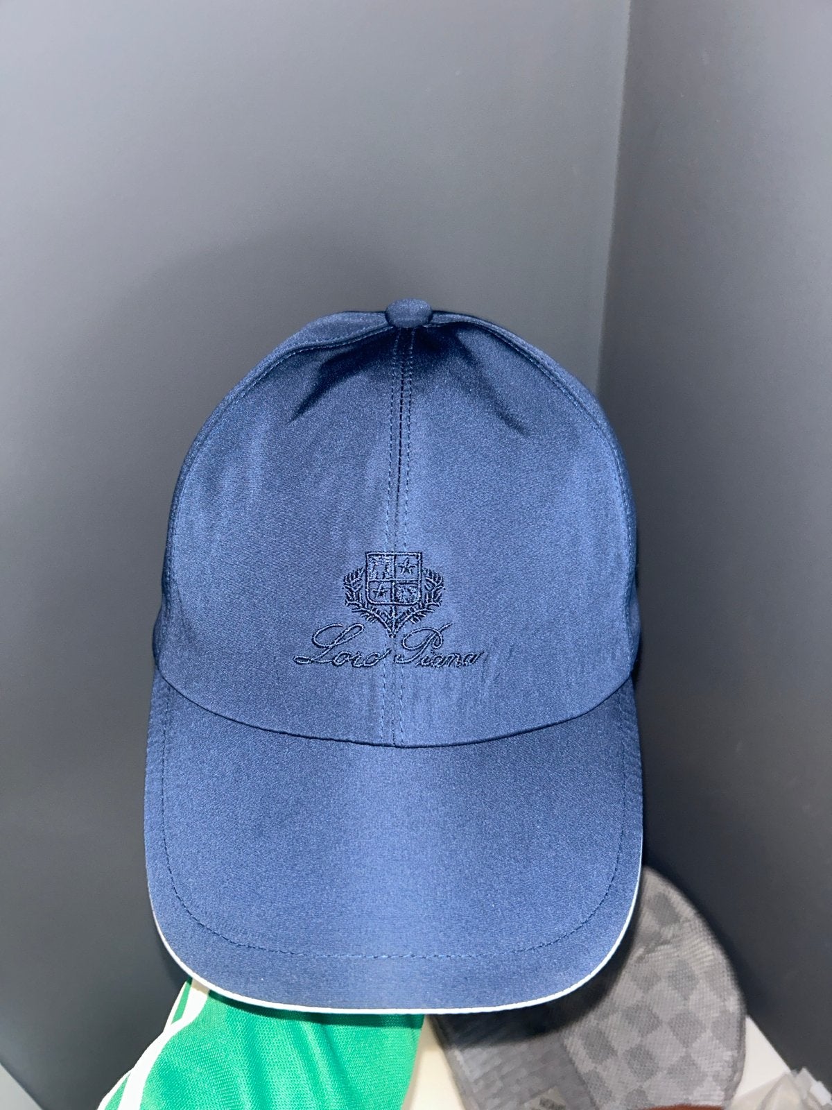 Loro Piana Donkerblauwe Pet, Ophalen of Verzenden, Zo goed als nieuw, One size fits all, Pet