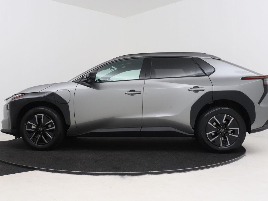 Toyota Bz4x Dynamic 73 kWh | Navigatie | PDC | ACC | Stoel e, Auto's, Toyota, 12 maanden, Leder en Stof, SUV of Terreinwagen, BZ4X