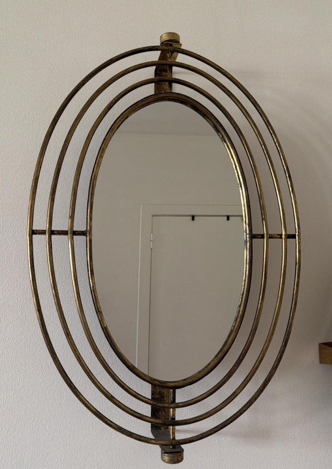 Mooie ovale spiegel met speciale ophangbeugel - Piet Klerkx, Huis en Inrichting, Gebruikt, 100 tot 150 cm, Ophalen of Verzenden