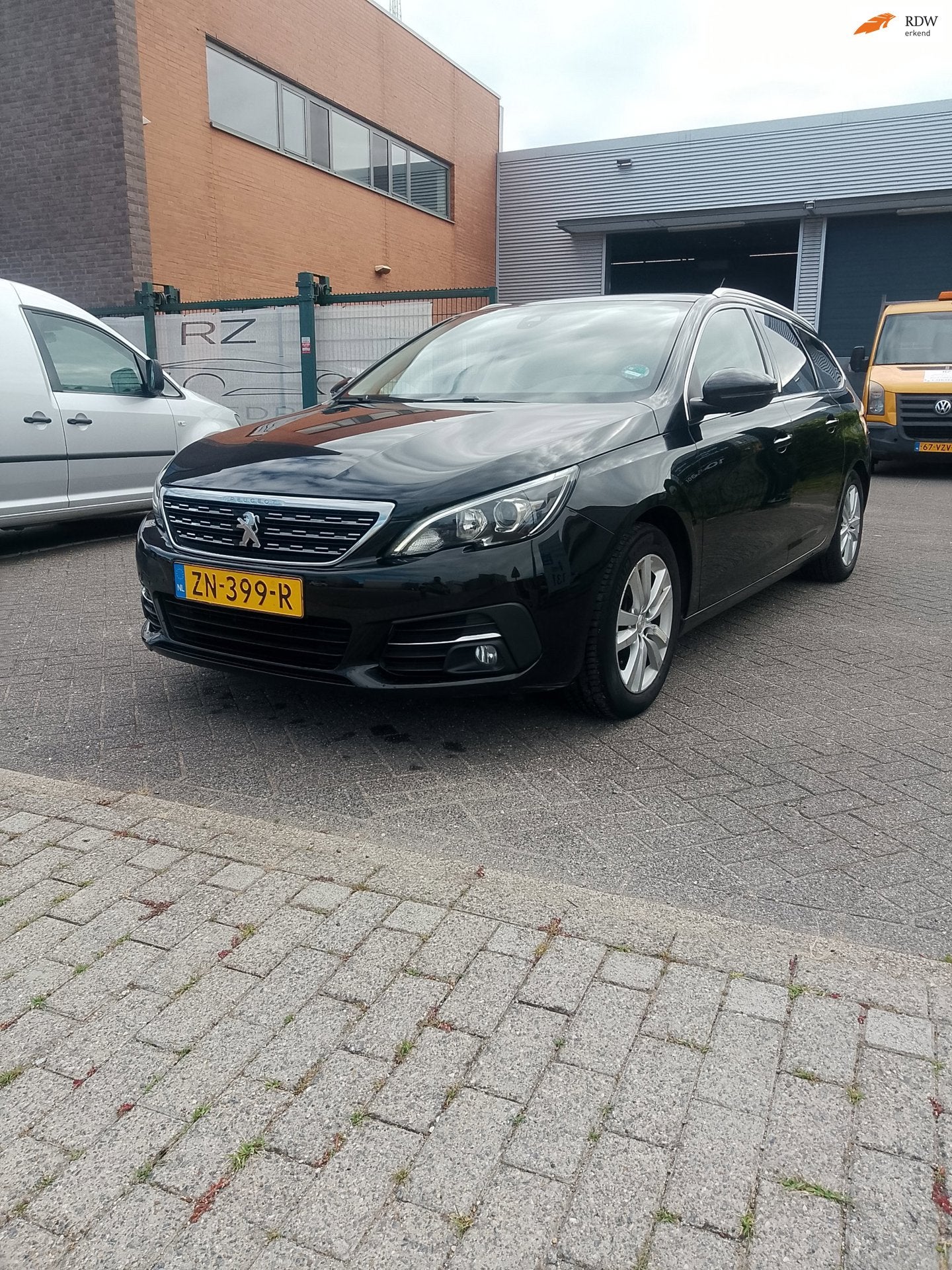 Peugeot 308 SW 1.2 PureTech Blue Lease Premium, Voorwielaandrijving, Stof, Gebruikt, Euro 6