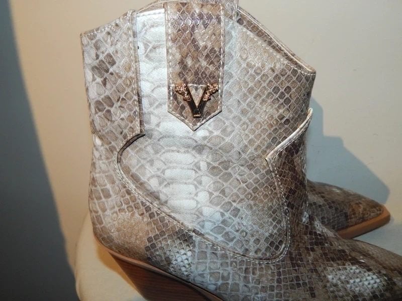 Josh V snake print laarzen gouden hardware logo Als nieuw40, Overige kleuren, Verzenden, Lage of Enkellaarzen, Zo goed als nieuw