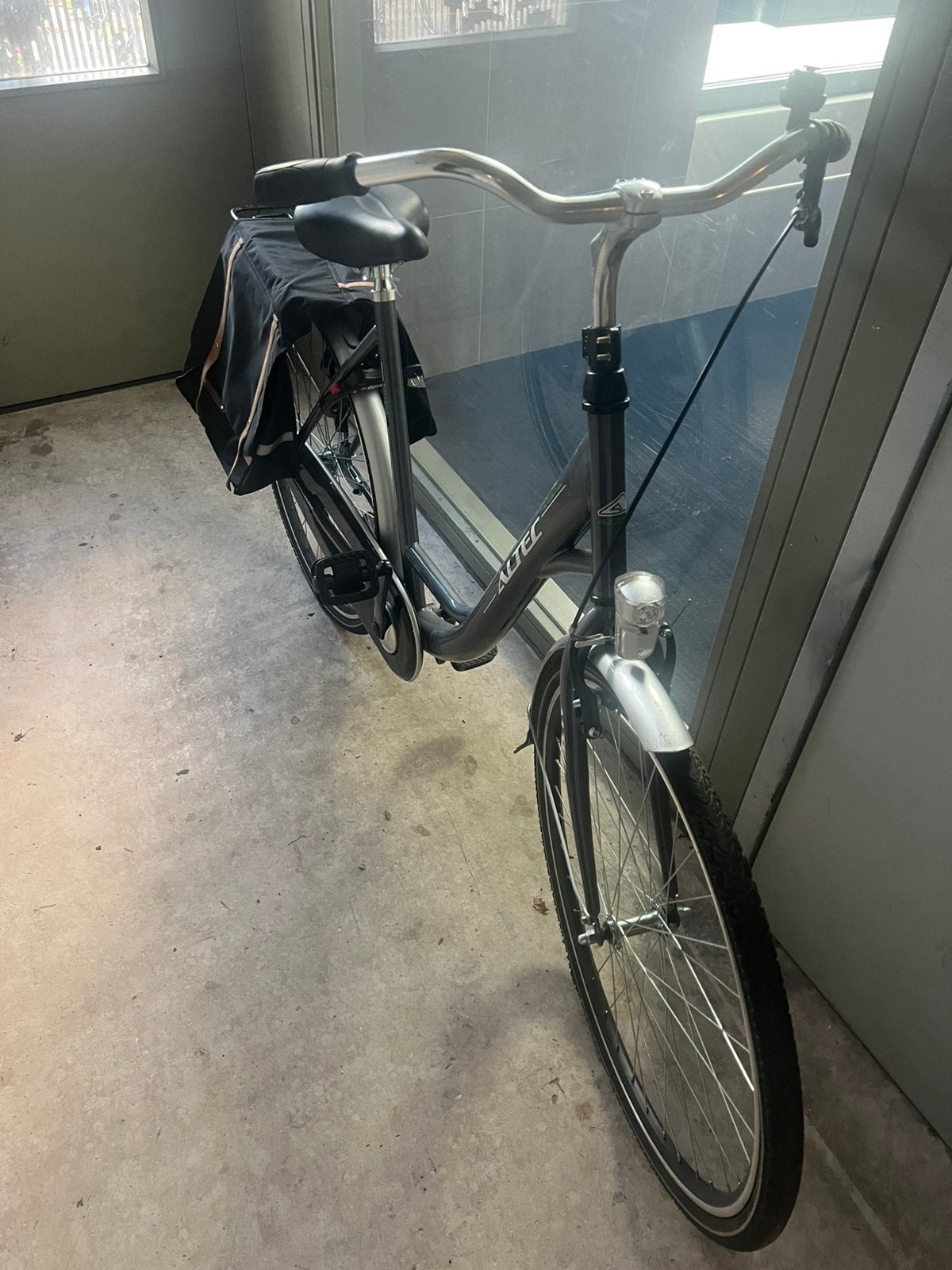Fiets, Fietsen en Brommers, Velgrem, Zo goed als nieuw, Ophalen, Overige merken