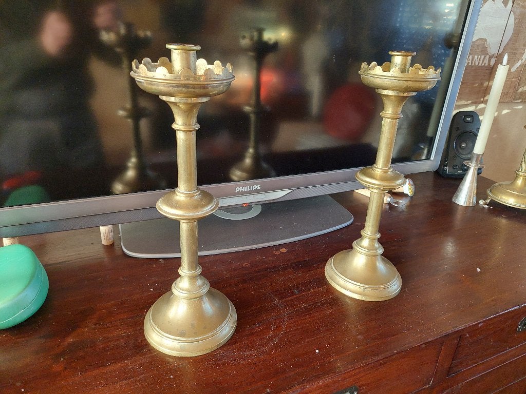 Twee gelijke koperen kandelaars van 37,5 centimeter hoog, Ophalen of Verzenden, Koper of Brons