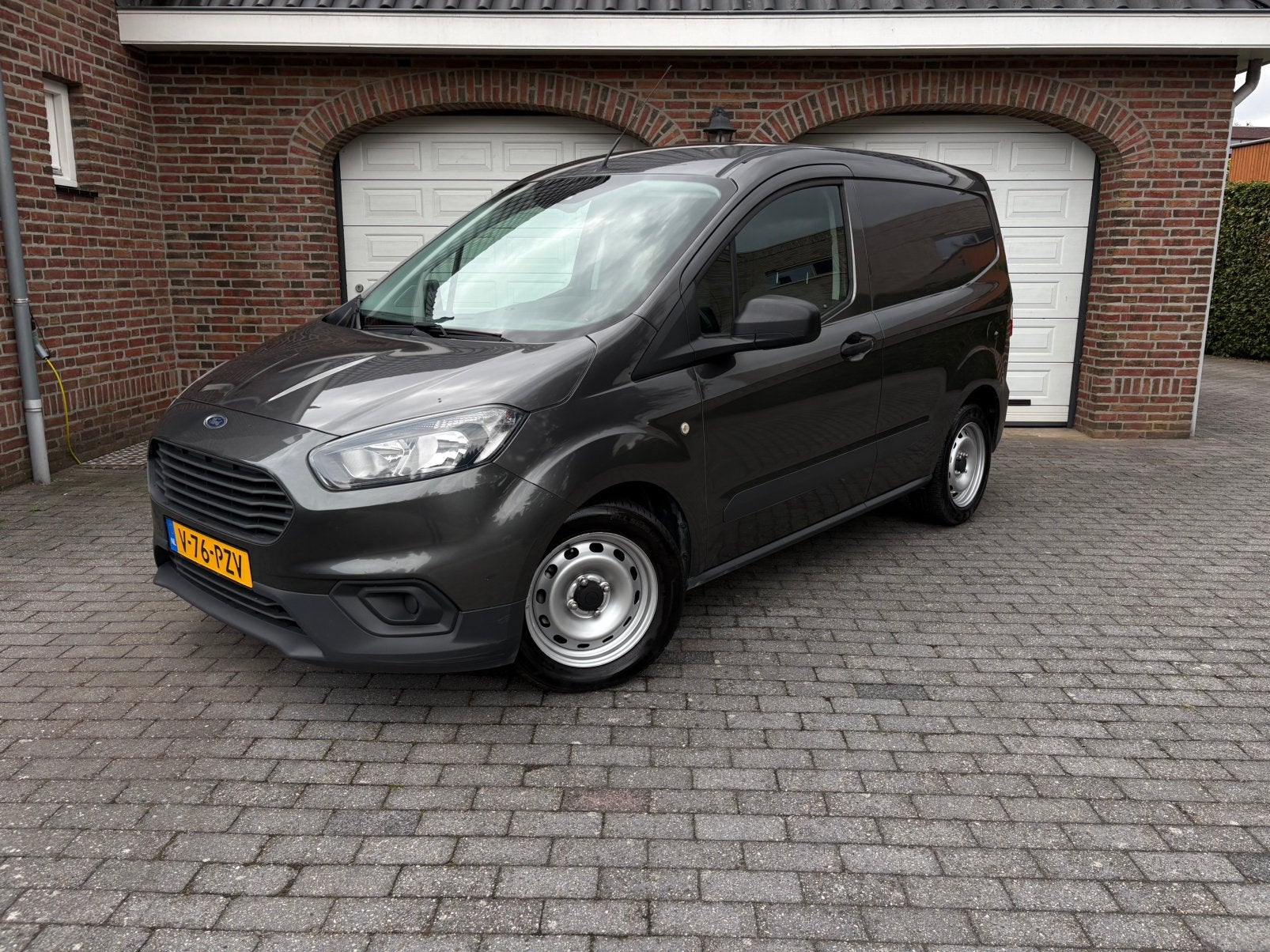 Ford Transit 1.0 Courier Ambiente | BTW | airco | garantie, Auto's, Stof, Zwart, Bedrijf, Handgeschakeld