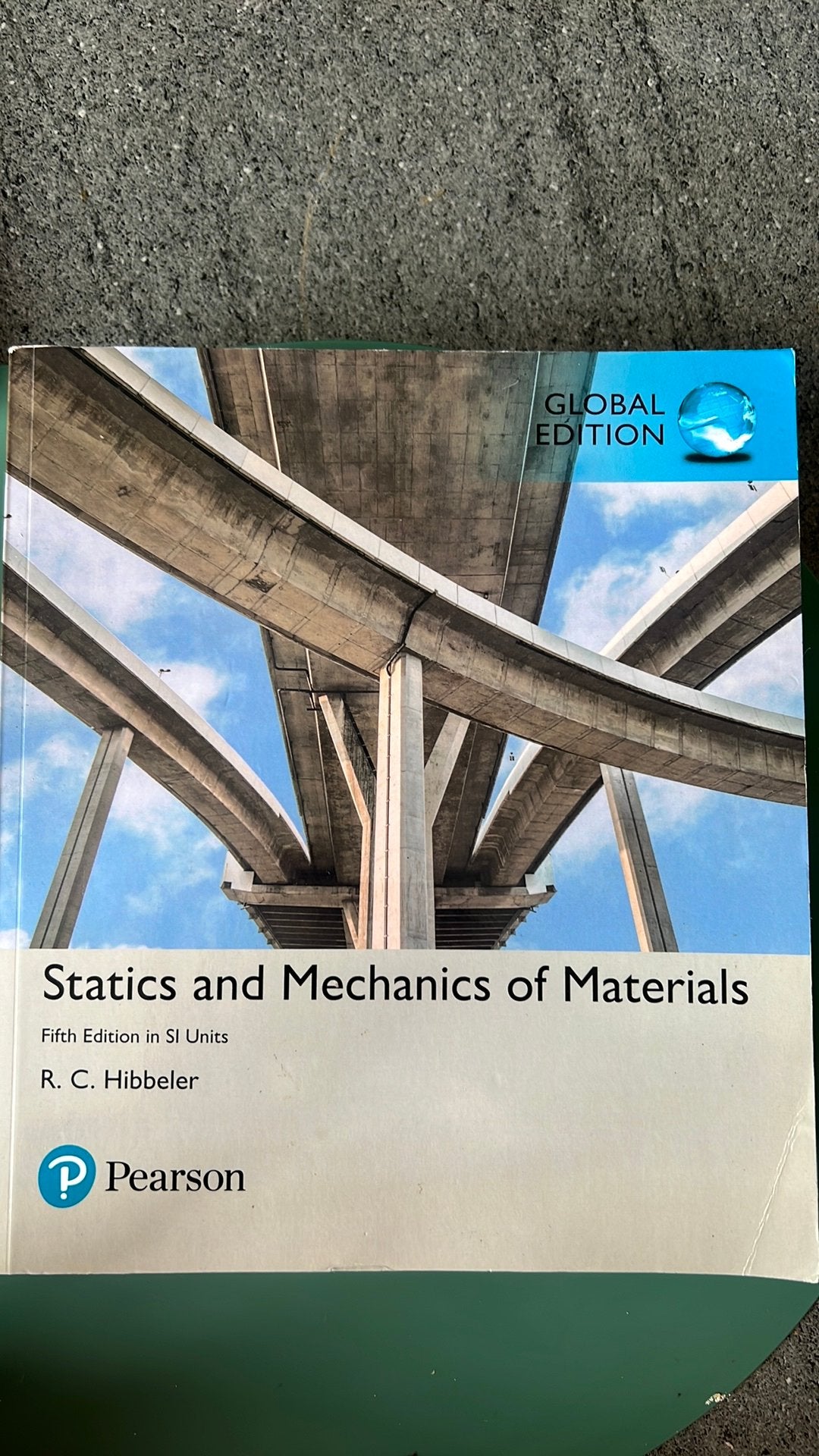 Statics and mechanics of materials, Ophalen of Verzenden, Zo goed als nieuw, Werktuigbouwkunde