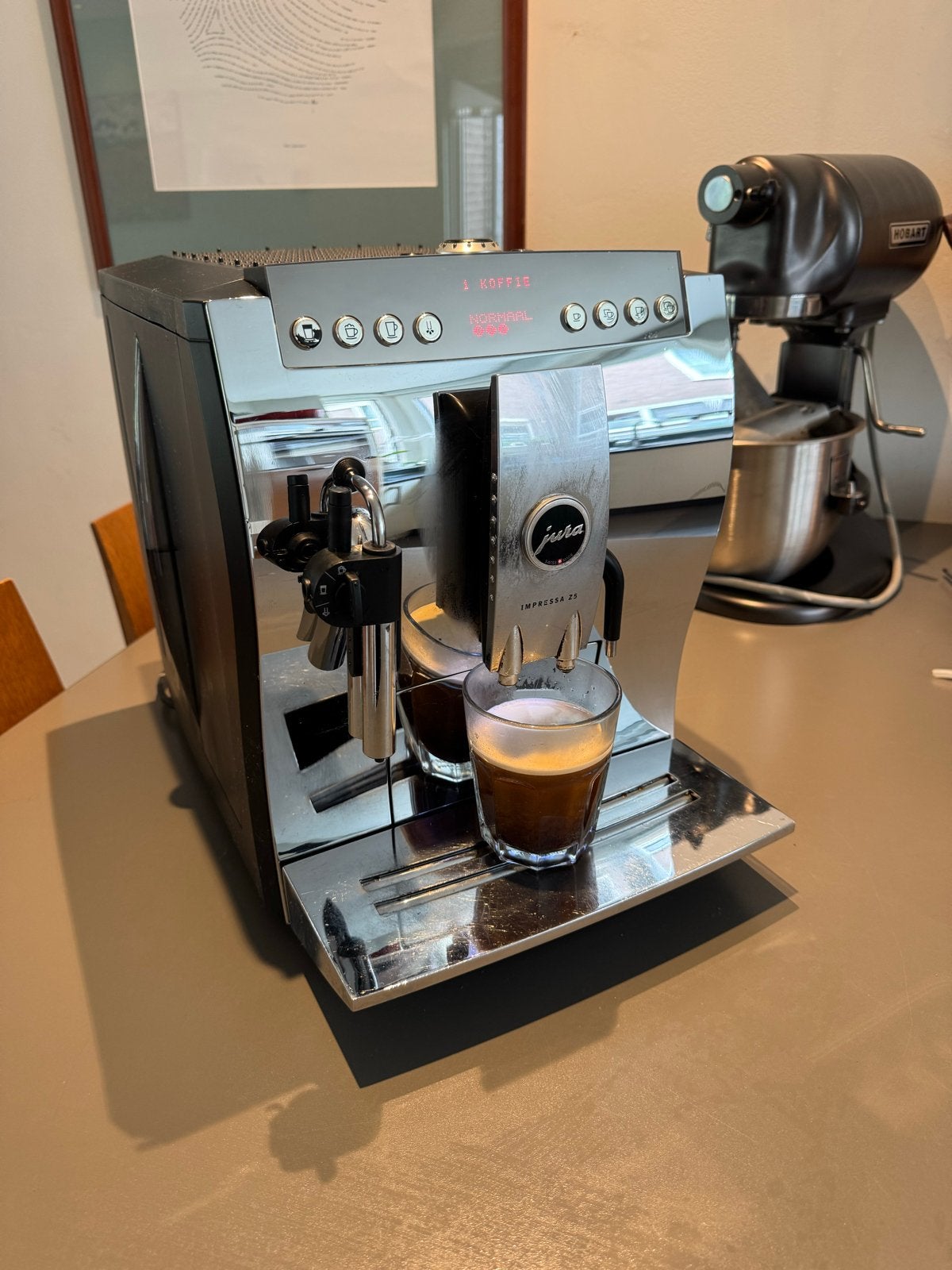 Jura Impressa Z5 Chroom - Volautomatische Espressomachine, Ophalen of Verzenden, Gebruikt, Koffiemachine, Koffiebonen