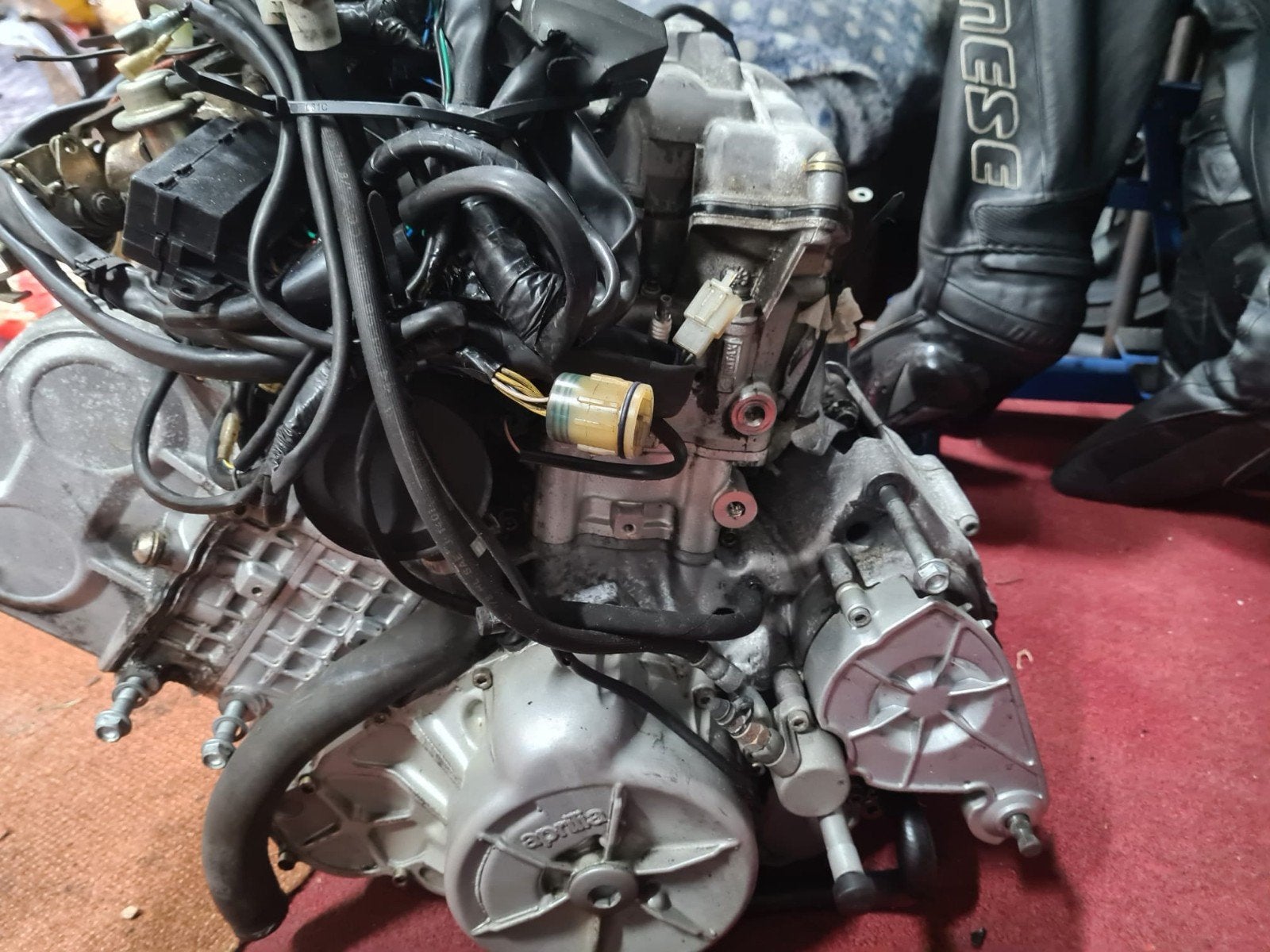 Aprilia rsv 1000r 1999 motorblok, Ophalen