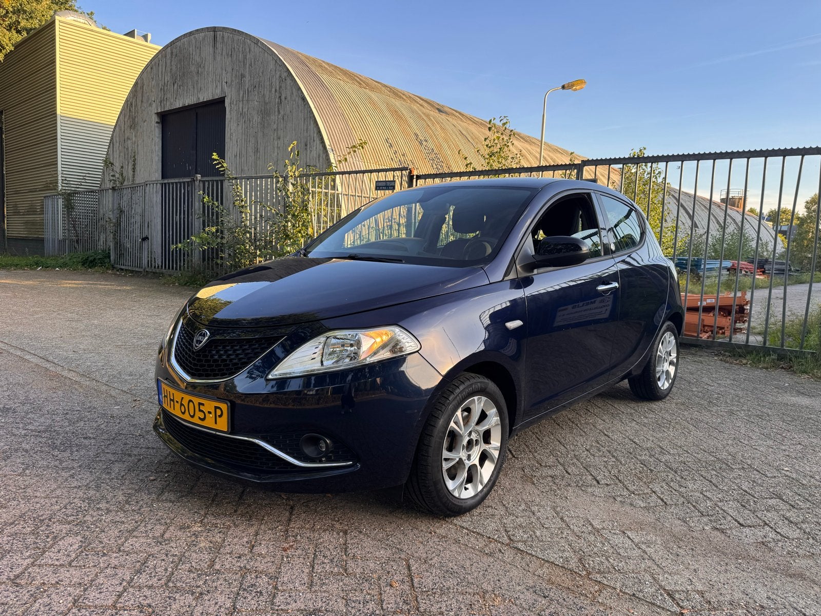 2015 Lancia Ypsilon Automaat Airco Navi Nap 2de Eigenaar, Auto's, Stof, 40 €/maand, Origineel Nederlands, 955 kg