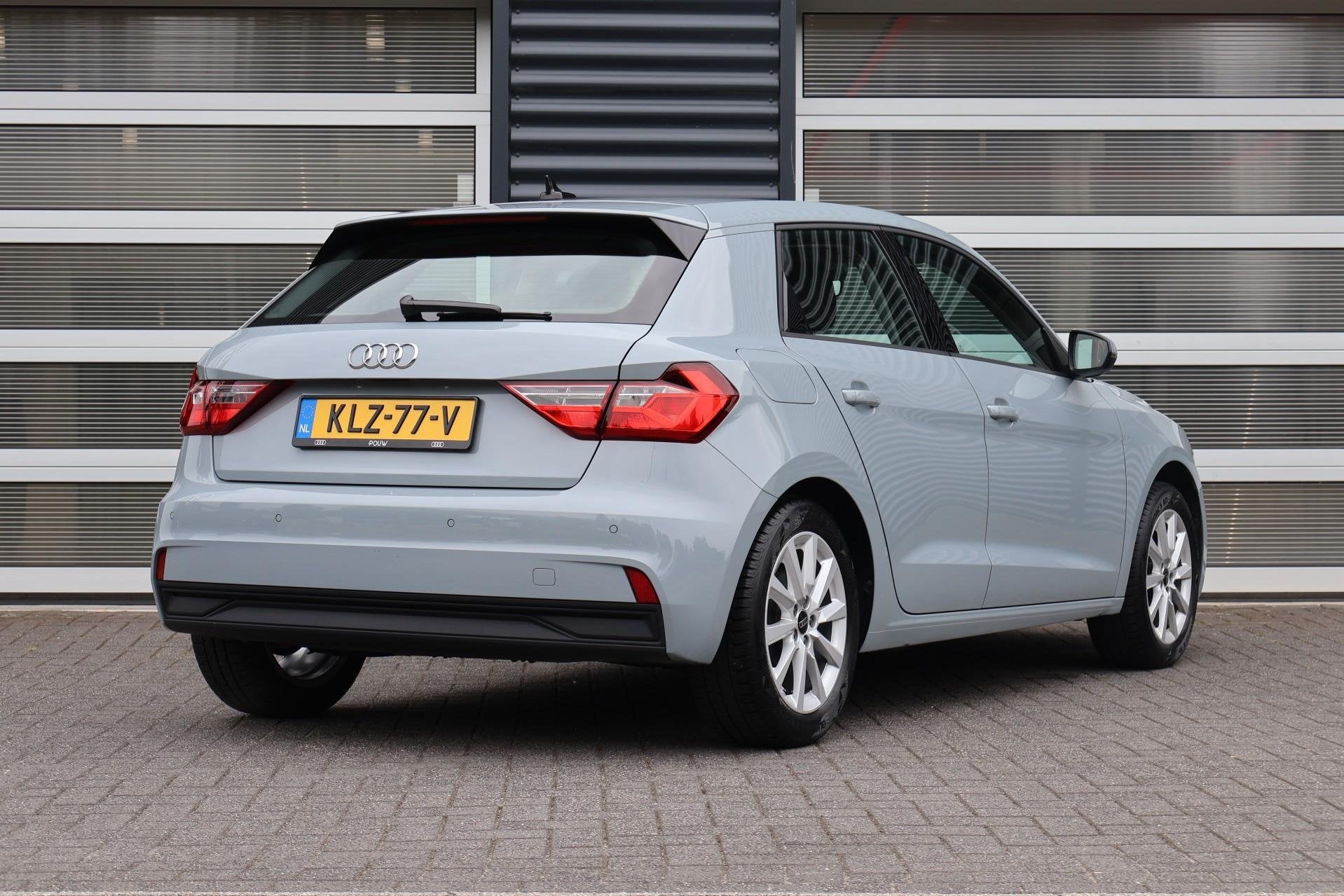 Audi A1 Sportback 25 TFSI 95pk S-tronic | Ambient Lighting |, Auto's, Audi, Stof, 95 pk, Bedrijf, 3 cilinders