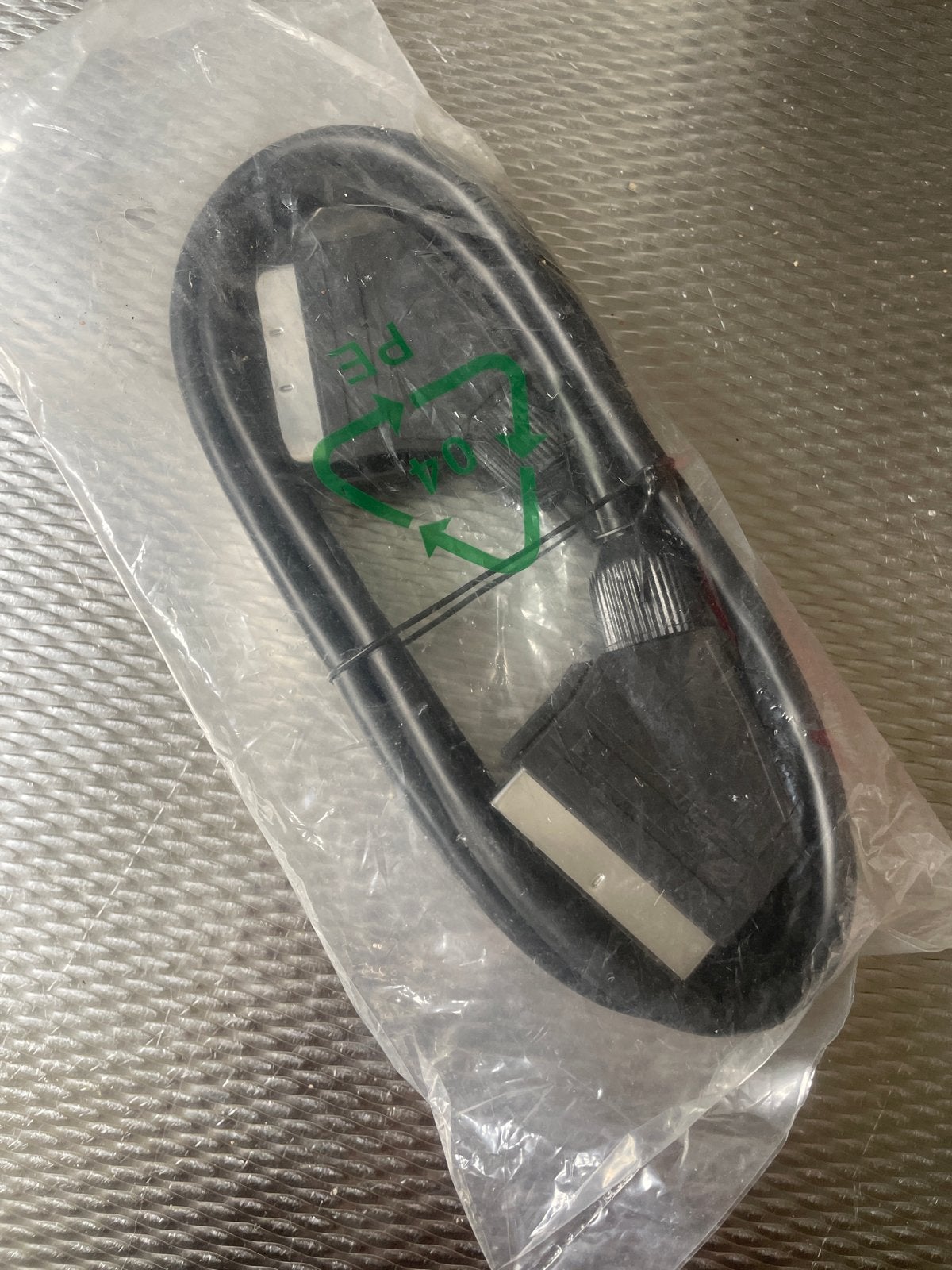 Nieuwe Scartkabel - Ongebruikt in verpakking, Ophalen of Verzenden, Zo goed als nieuw, Minder dan 2 meter, Scartkabel