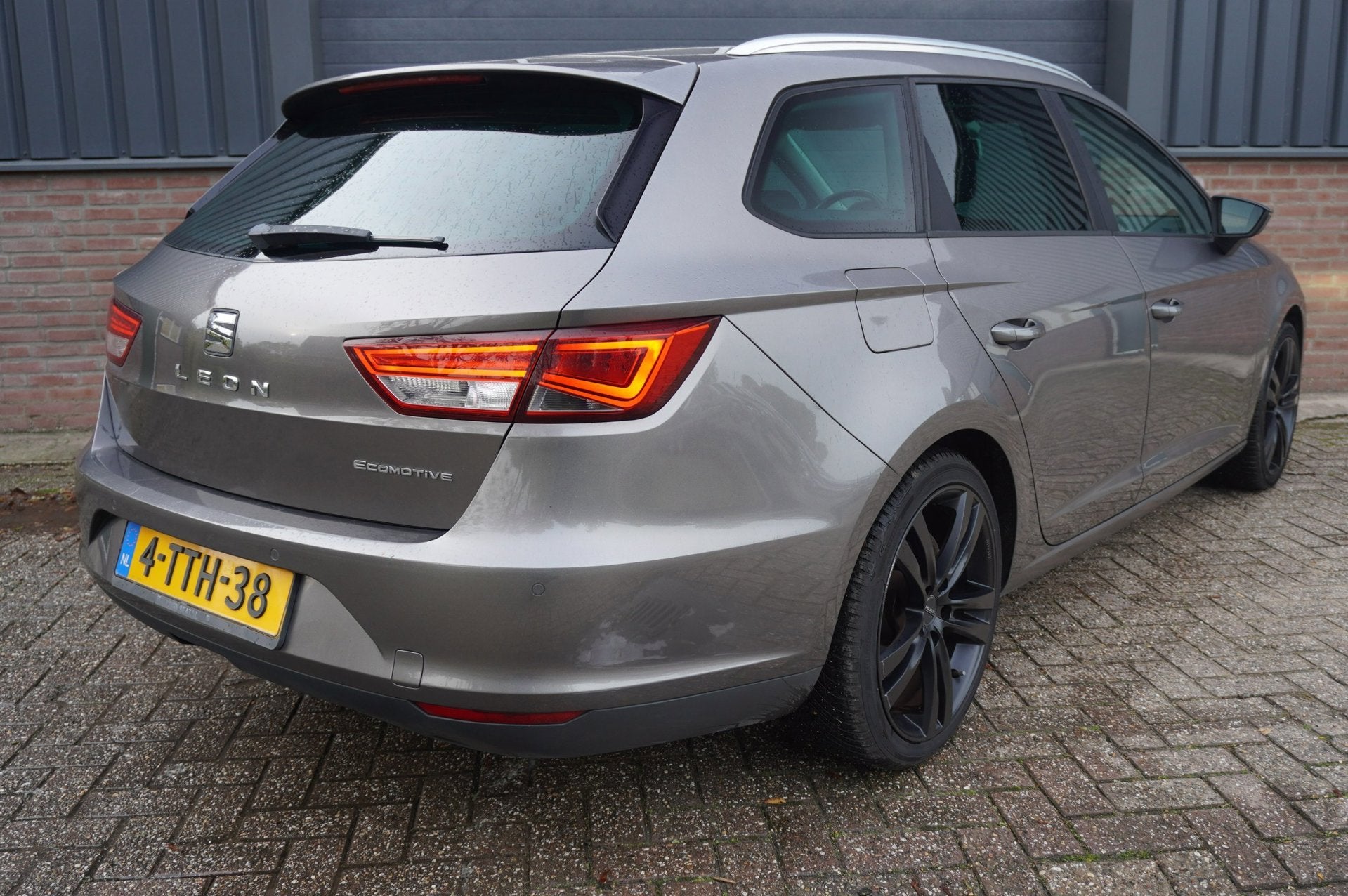 Seat Leon ST 1.6 TDI Style Business Ecomotive Navi Cruisecon, Auto's, Voorwielaandrijving, Euro 5, Gebruikt, Zwart