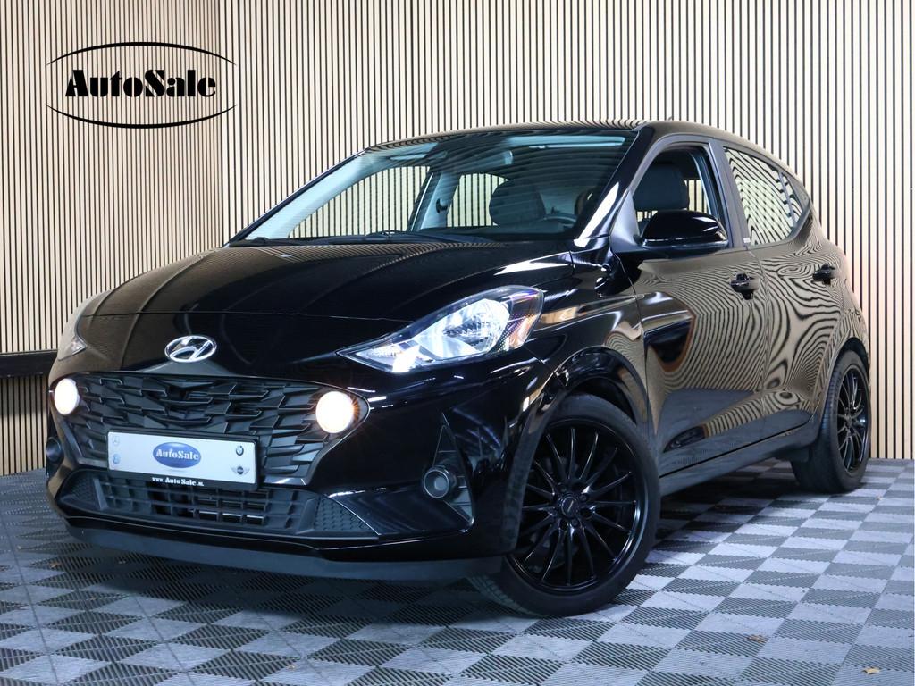 Hyundai i10 1.0 Comfort Smart AUT CARPLAY STUUR/STOELVW DAB, Auto's, Stof, Gebruikt, 899 kg, Zwart