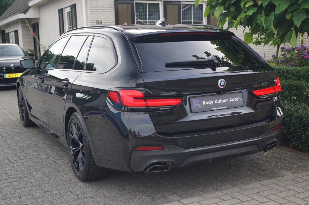 Bmw 5-SERIE 530e (292pk) M pakket HUD/H&K/Pano/Comfort Stoel, Auto's, Automaat, 1998 cc, Gebruikt, 4 cilinders