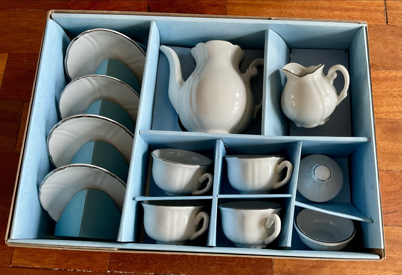 Vintage wit Kahla Porselein Kinderservies - Compleet en Heel, Ophalen of Verzenden, Zo goed als nieuw, Jongen of Meisje