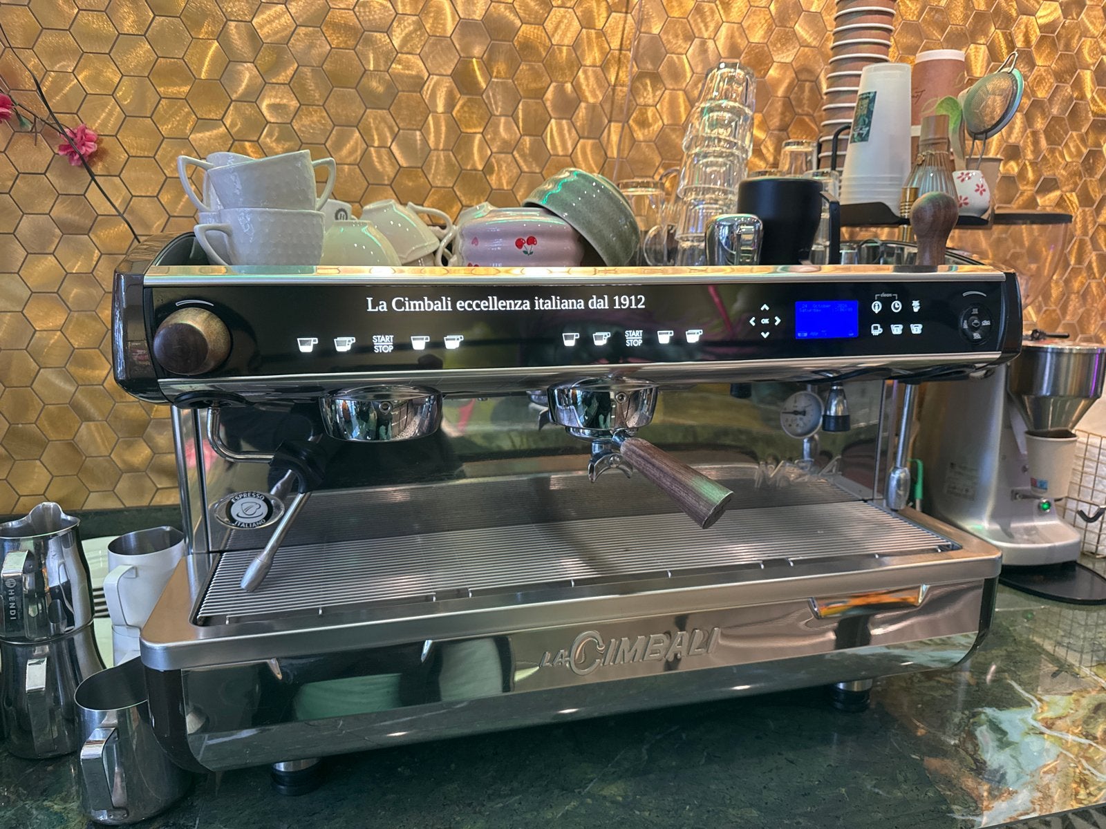 La Cimbali professionele espressomachine horeca, Stoompijpje, Espresso apparaat, 10 kopjes of meer, Zo goed als nieuw