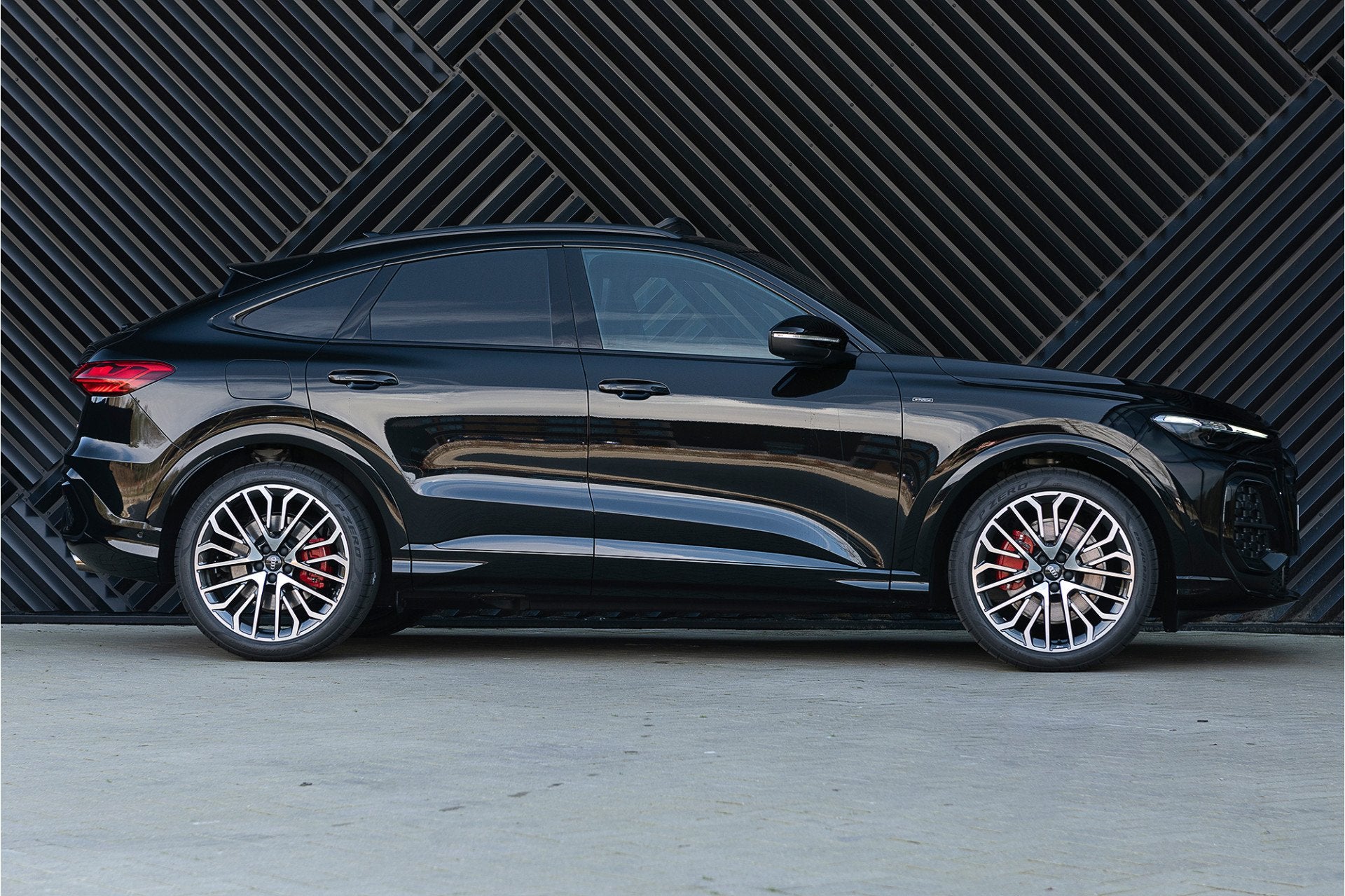 Audi Q5 Sportback 2.0 e-hybrid quattro 270 KW S edition Comp, Auto's, Audi, Automaat, Gebruikt, Zwart, 4 cilinders