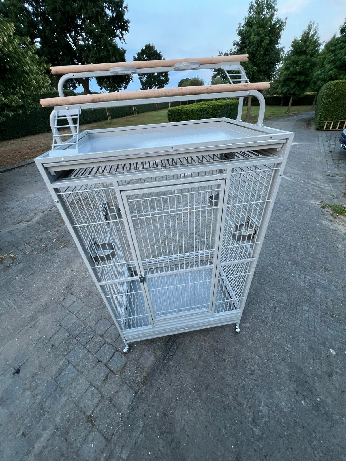 Montana Papegaaienkooi Castell Nova Play Platinum, Dieren en Toebehoren, Ophalen, Zo goed als nieuw, Metaal, Vogelkooi