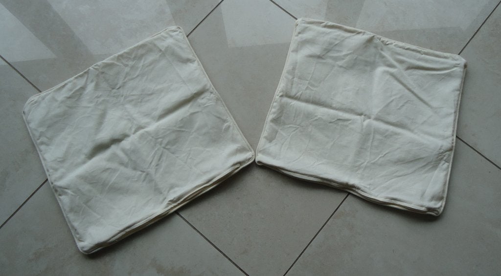 Te koop twee crèmekleurige kussenslopen van katoen met rits., Wit, Vierkant, Ophalen of Verzenden, Zo goed als nieuw