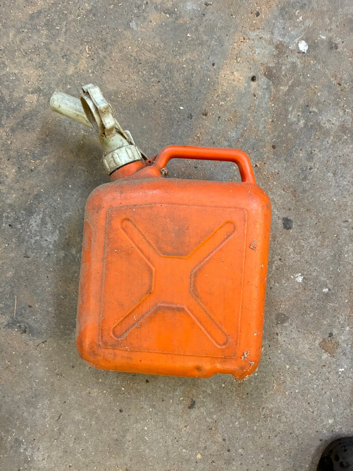 Oude kleine jerrycan, Ophalen, Gebruikt