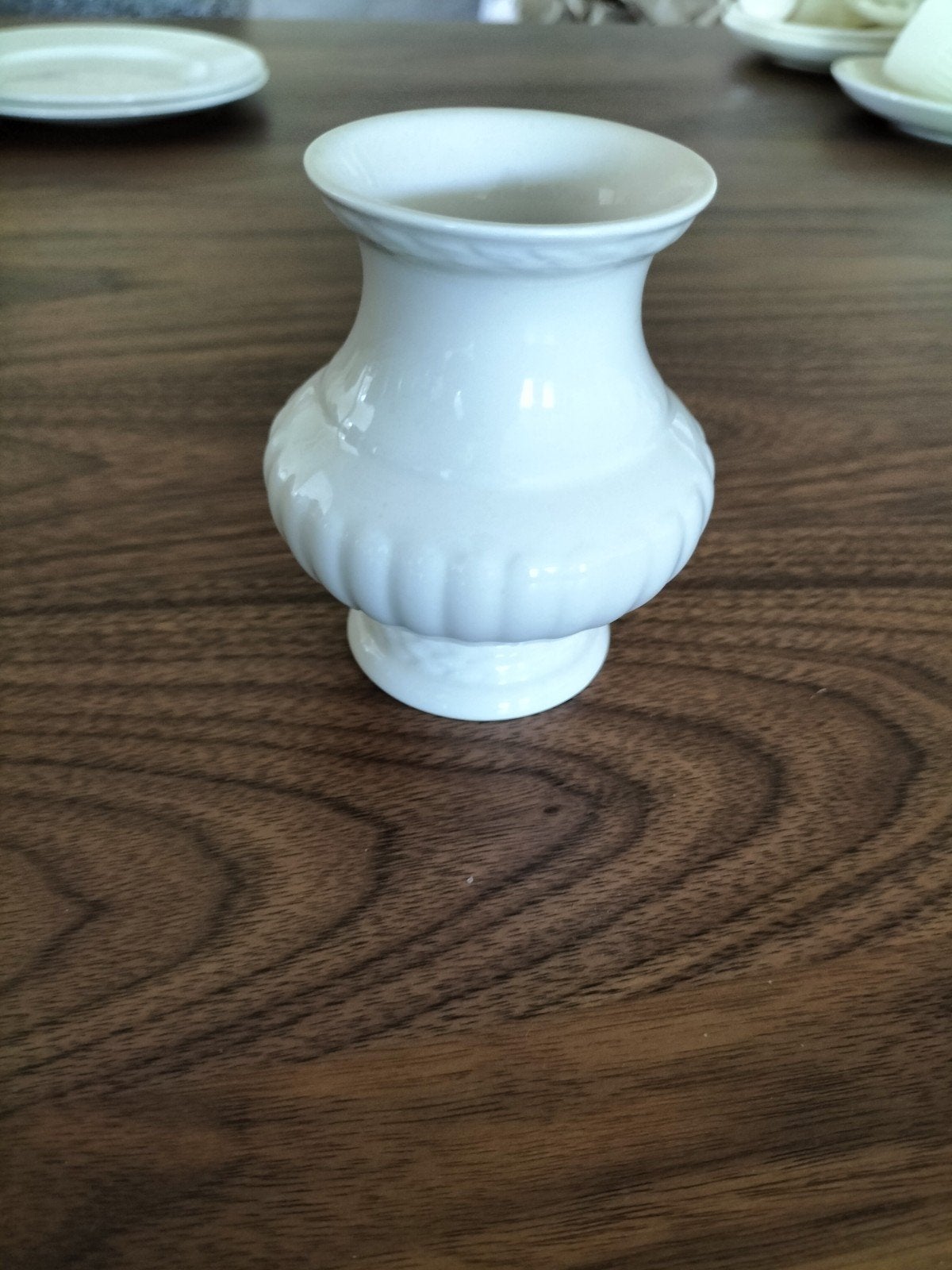 Wedgewood Edmee vaasje 10 cm., Ophalen