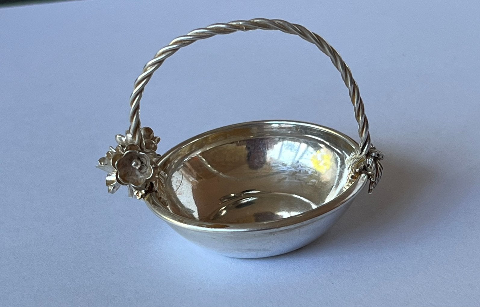 Zilveren miniatuur mandje G Raspini gesigneerd, Antiek en Kunst, Antiek | Goud en Zilver, Verzenden, Zilver