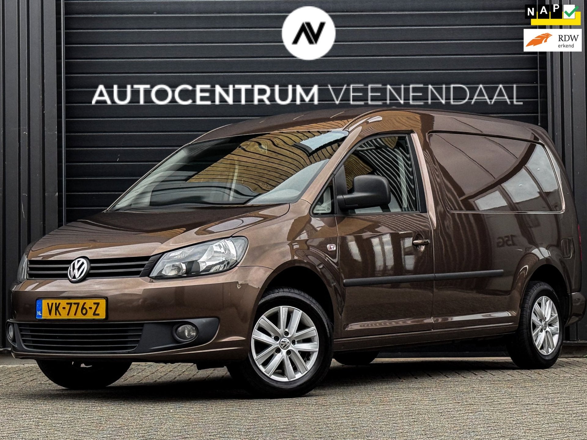 Volkswagen Caddy Maxi 1.6 TDI DSG 102 PK TREKHAAK/2E EIG/CRU, Auto's, Stof, Gebruikt, Bruin, Volkswagen