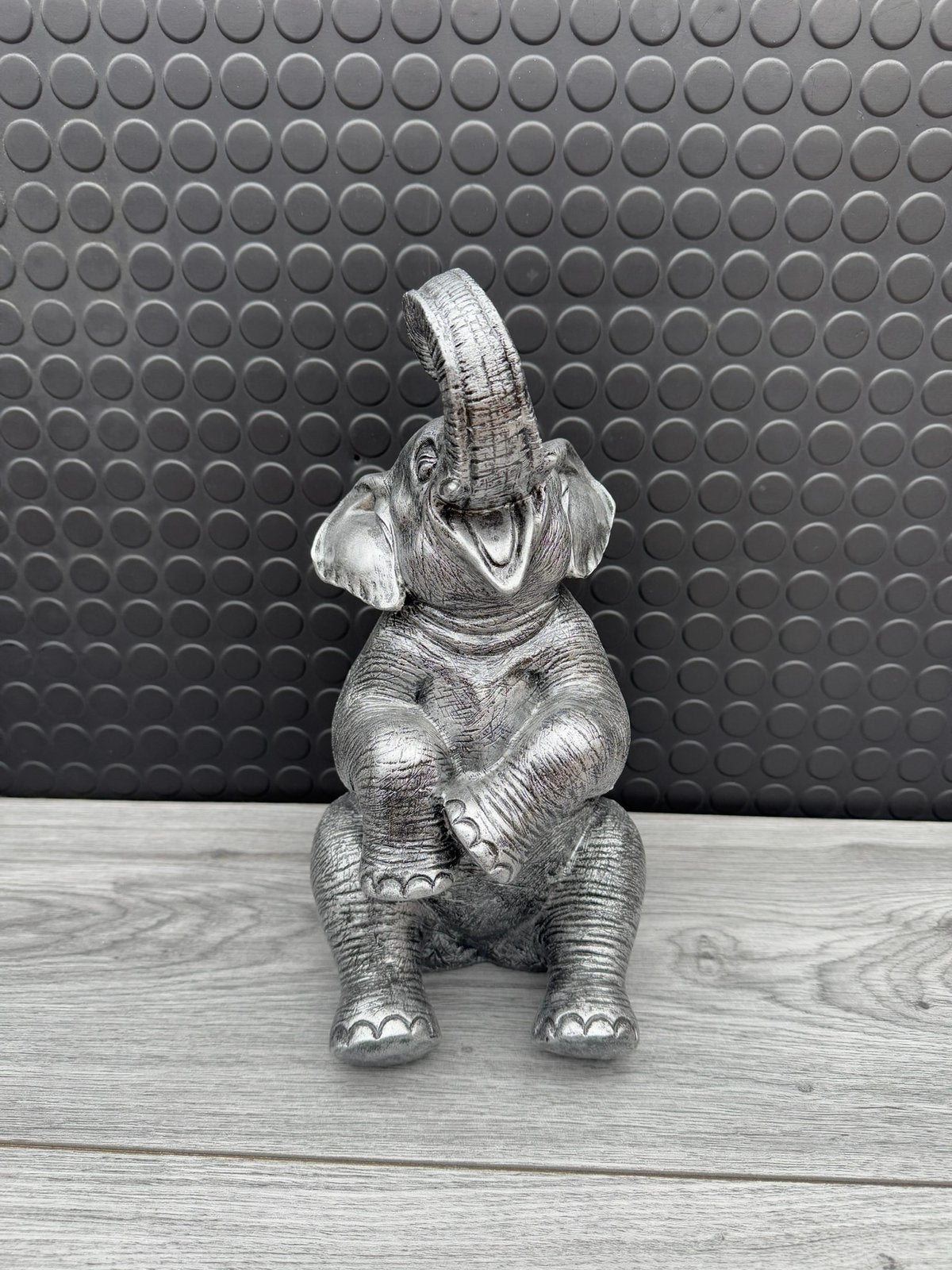 olifant (zilver/zwart) 35hoog 15breed/Nieuw!, Verzamelen, Beelden en Beeldjes, Ophalen of Verzenden, Nieuw, Dier