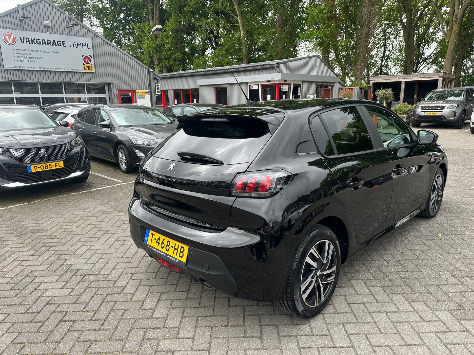 Peugeot 208 1.2 PureTech Style , carplay , pdc , 47.000 KM, Voorwielaandrijving, Euro 6, 1199 cc, Zwart
