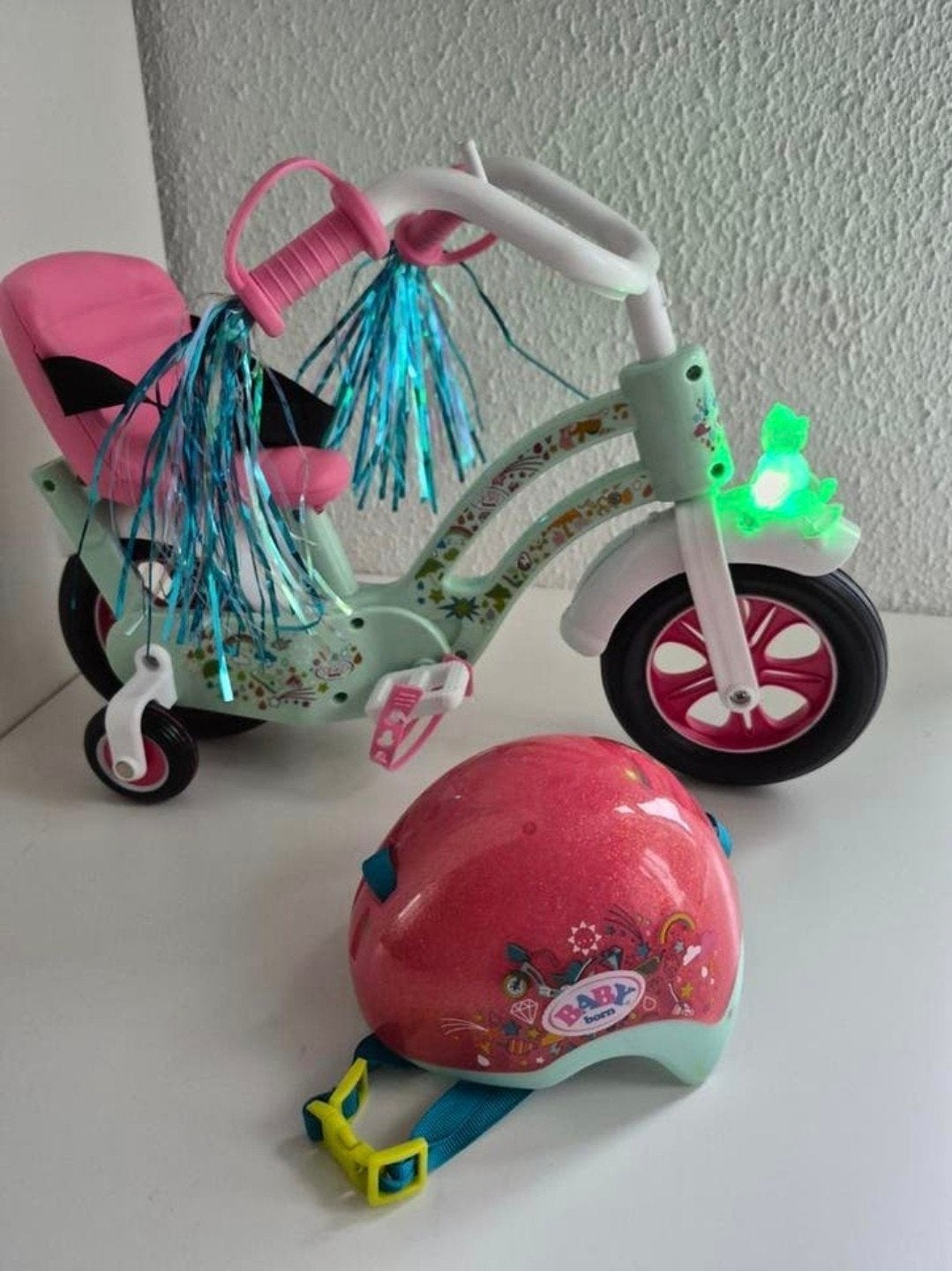 Baby Born Fietsje met Licht Beertje Babyborn.

Met Helm, Kinderen en Baby's, Speelgoed | Poppen, Ophalen of Verzenden, Zo goed als nieuw