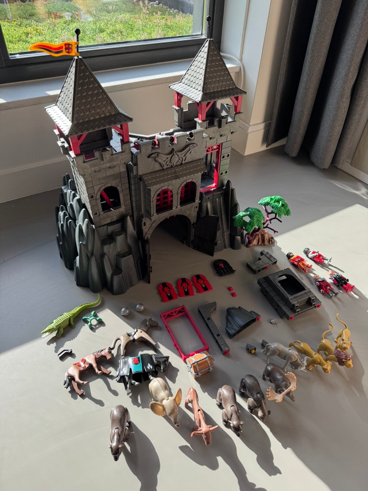 Playmobil kasteel 3269 + een lading dieren, Complete set, Ophalen of Verzenden, Zo goed als nieuw, Kasteel/Fort
