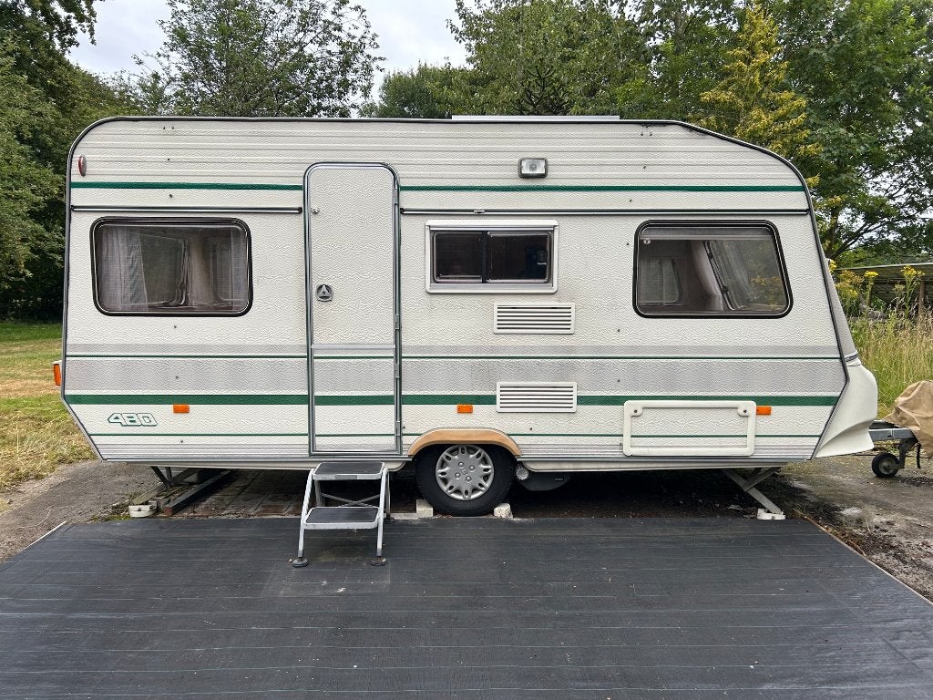 Chateau LaCar 480, Caravans en Kamperen, Vast bed, Chateau, Rondzit, 750 - 1000 kg
