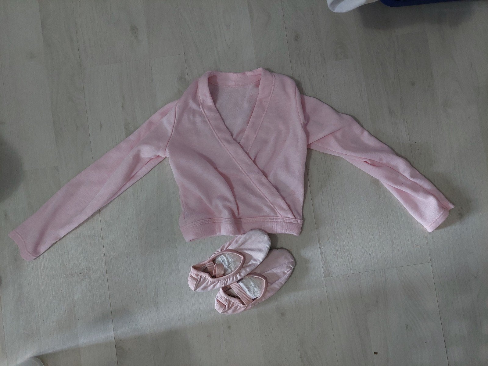 Ballet vestje maat 110-116 en balletschoentjes, Sport en Fitness, Ballet, Ophalen of Verzenden, Kleding