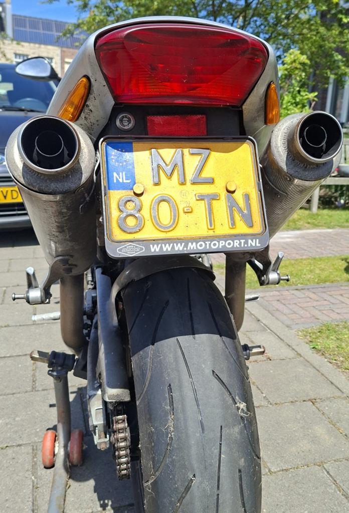 Honda Firestorm 1000F (82kw), Particulier