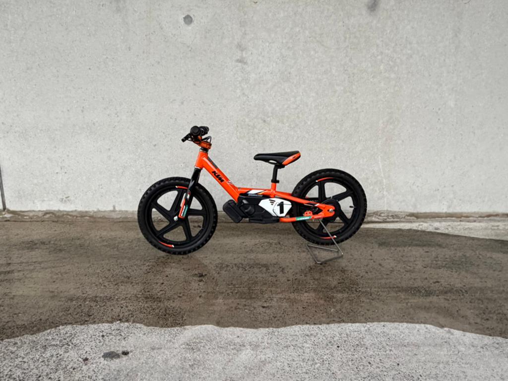 KTM stacyc 16inch, Ophalen, Staal, KTM, Voetsteunen