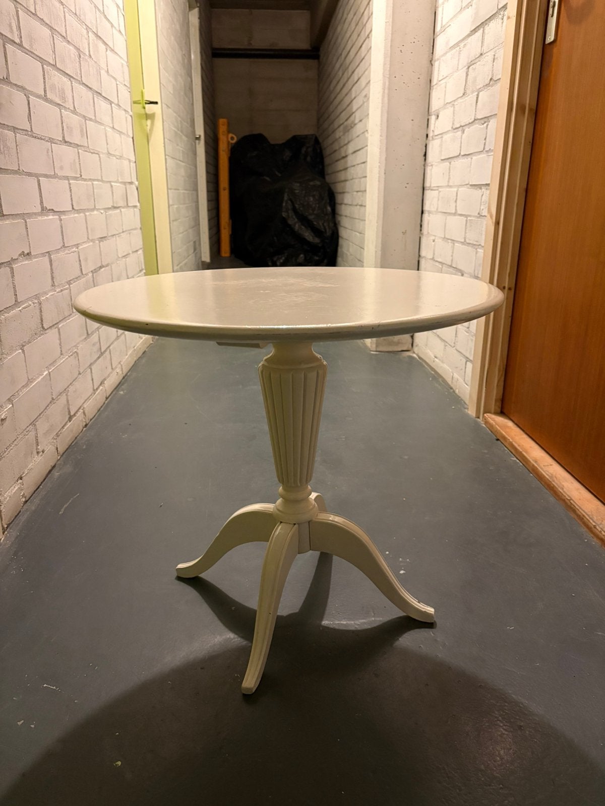 Mooie bijzettafel, Ophalen, Zo goed als nieuw, Rond, Minder dan 55 cm