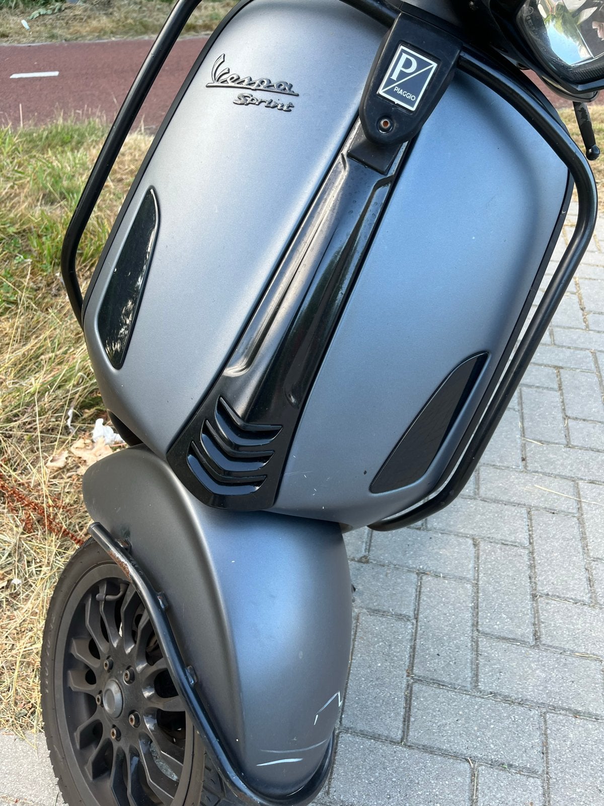 Vespa Sprint Matgrijs - Goed onderhouden scooter, Fietsen en Brommers, Ophalen, Gebruikt, Overige modellen, Maximaal 45 km/u