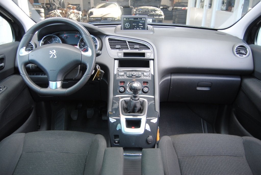 Peugeot 5008 1.2 PureT. Style 7p.| Camera | Trekhaak | Cruis, Auto's, Peugeot, 745 kg, Gebruikt, Euro 6, 1199 cc