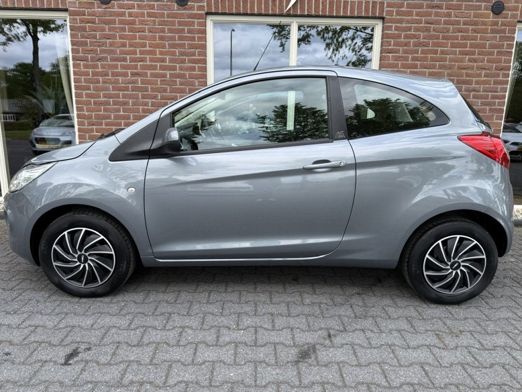 Ford Ka 1.2 Style s/s KOUDE AIRCO / ELEK.RAMEN / CV+AB / RIJ, Auto's, Stof, 4 cilinders, 4 stoelen, Origineel Nederlands