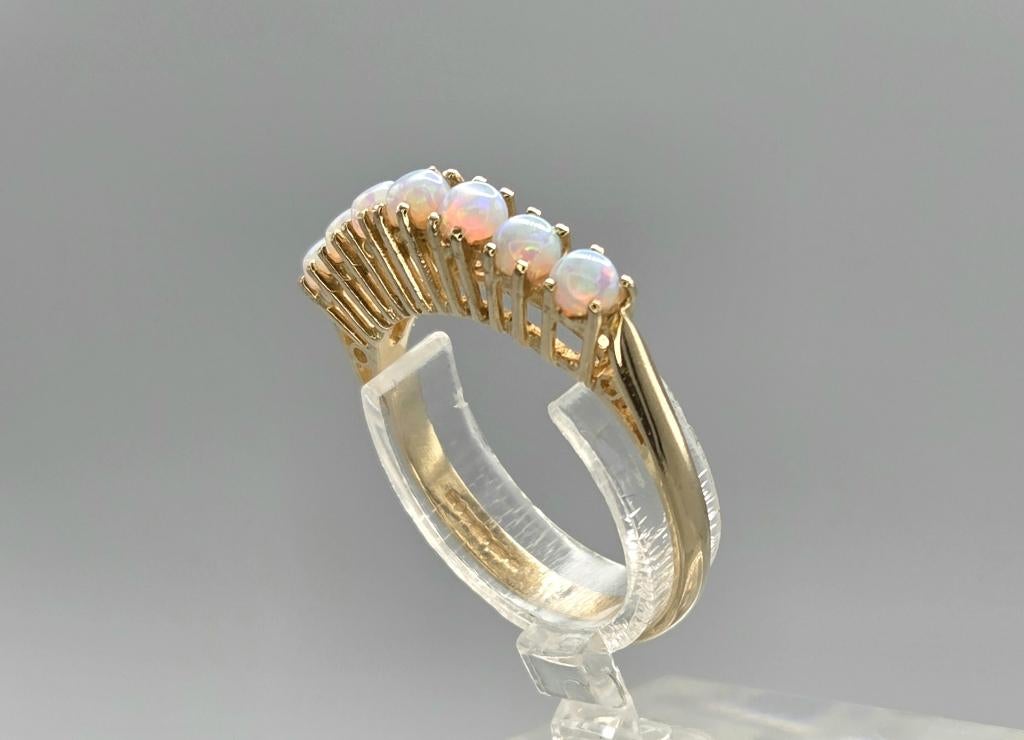 Gouden Vintage aanschuifring met opaal. 2026/229., Sieraden, Tassen en Uiterlijk, Ringen, Overige kleuren, ., Nieuw, Ophalen of Verzenden