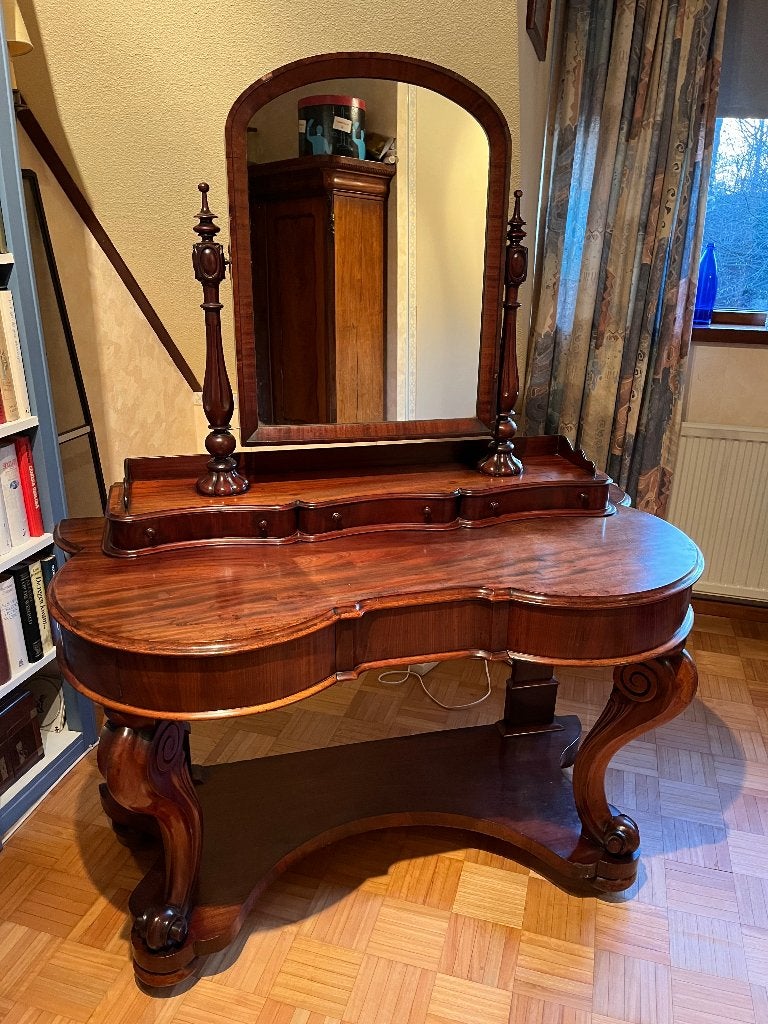 Antiek Victoriaanse kaptafel, Ophalen
